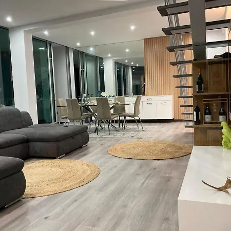 65 - Edge Retreat Villa *