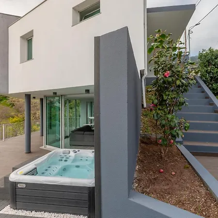 65 - Edge Retreat Фуншал