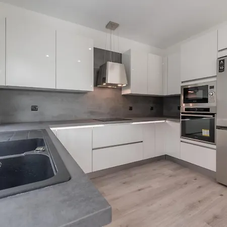 65 - Edge Retreat Вилла