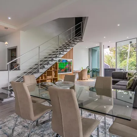 65 - Edge Retreat Villa