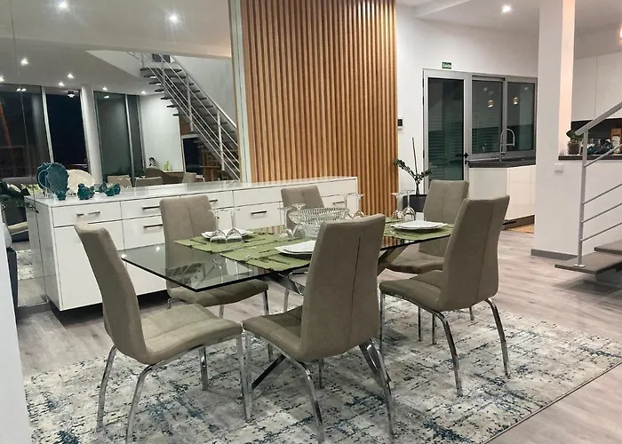 Villa 65 - Edge Retreat