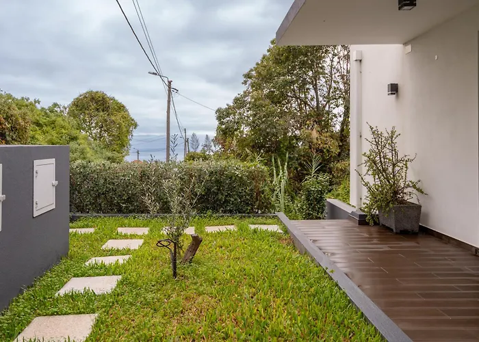 Villa 65 - Edge Retreat